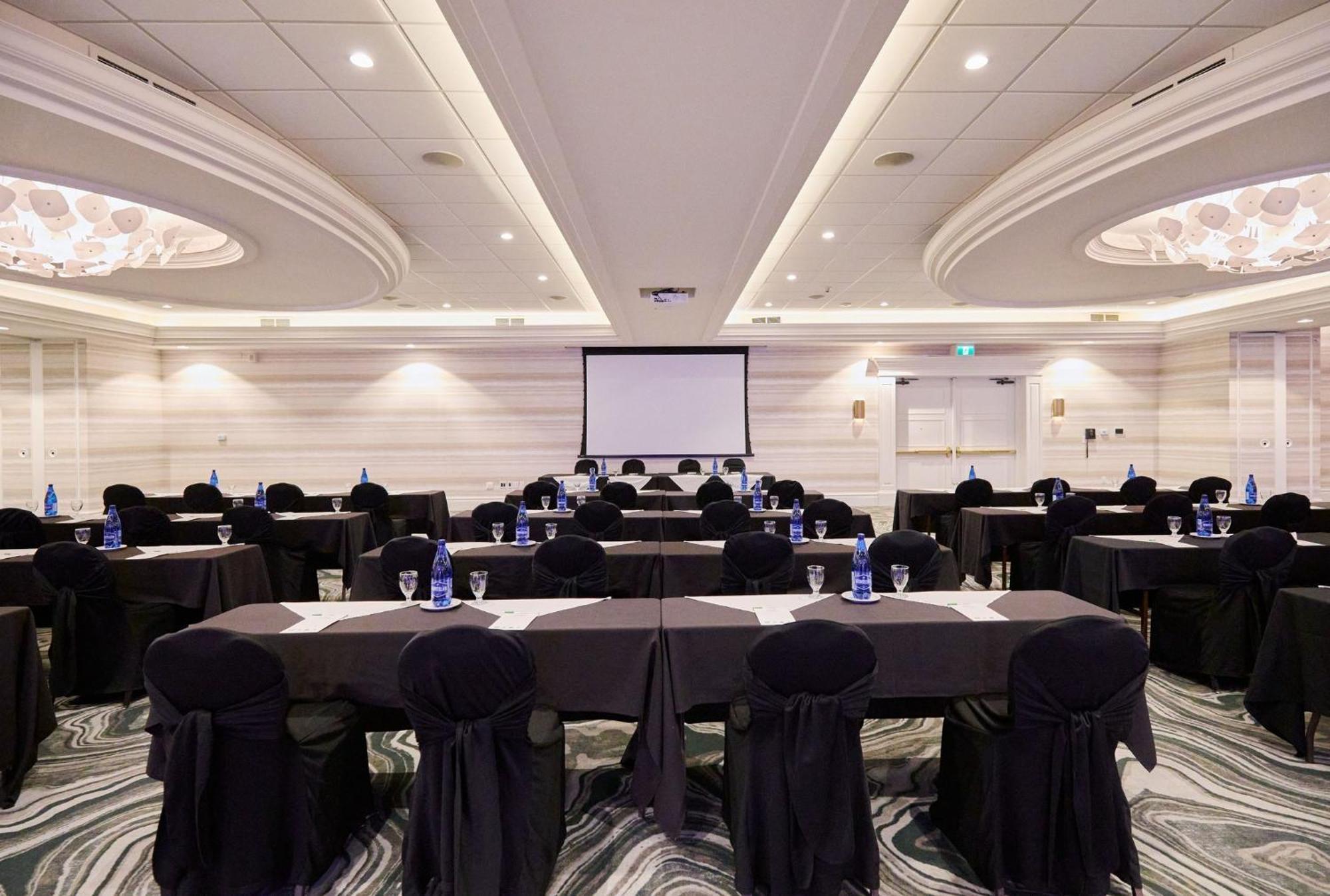 Holiday Inn Hotel & Suites St.Catharines-Niagara By Ihg Saint Catharines Exterior photo