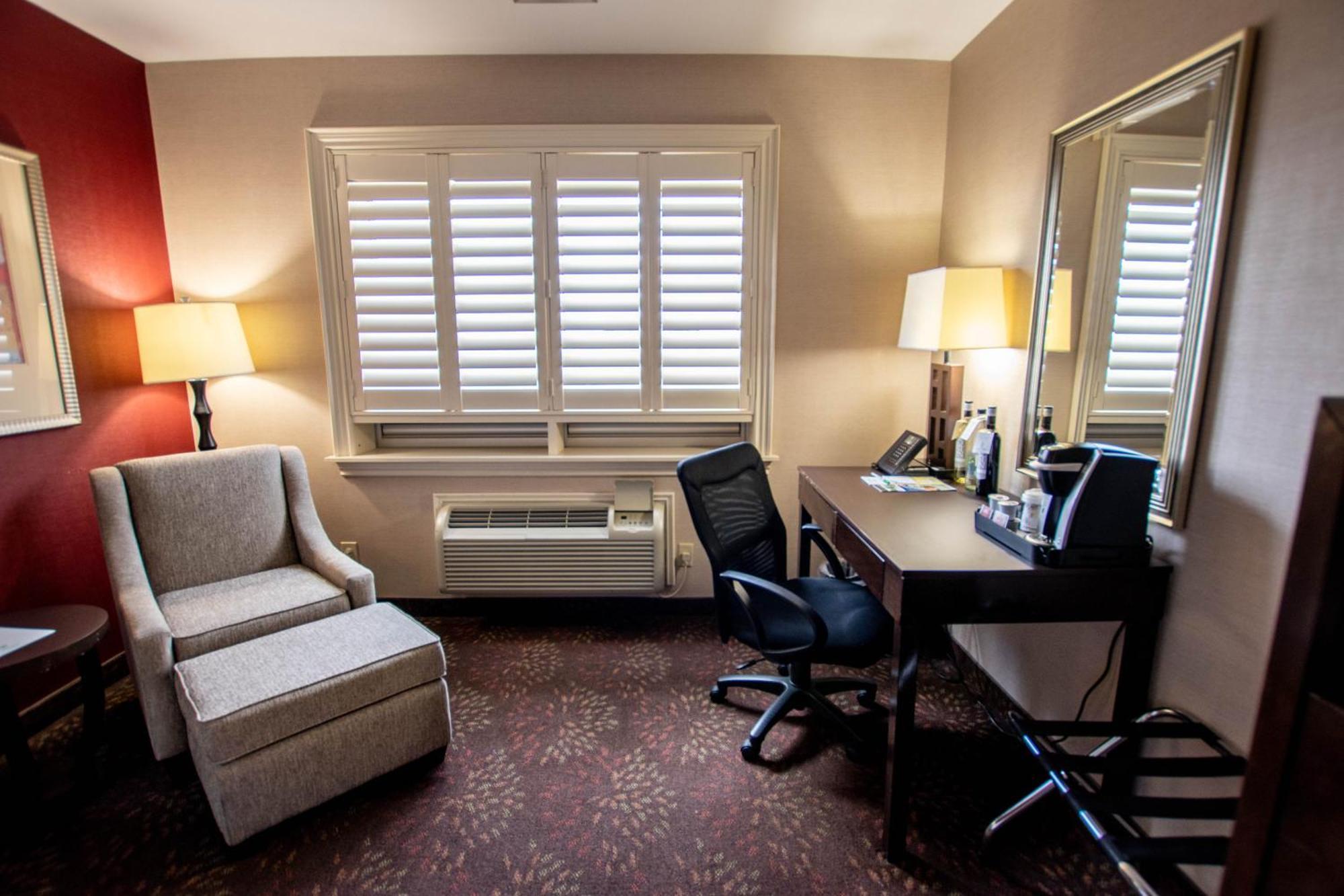 Holiday Inn Hotel & Suites St.Catharines-Niagara By Ihg Saint Catharines Exterior photo