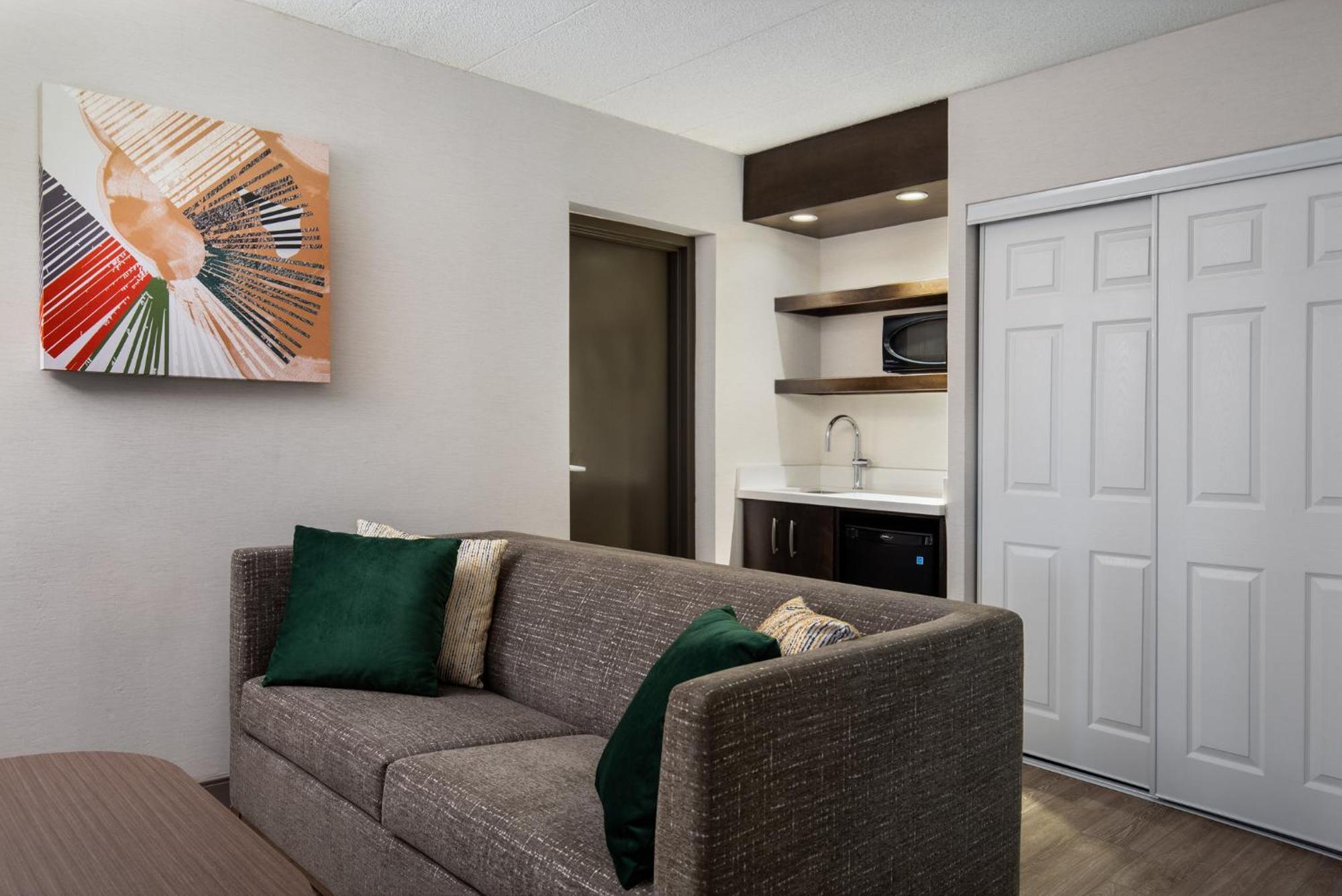 Holiday Inn Hotel & Suites St.Catharines-Niagara By Ihg Saint Catharines Exterior photo