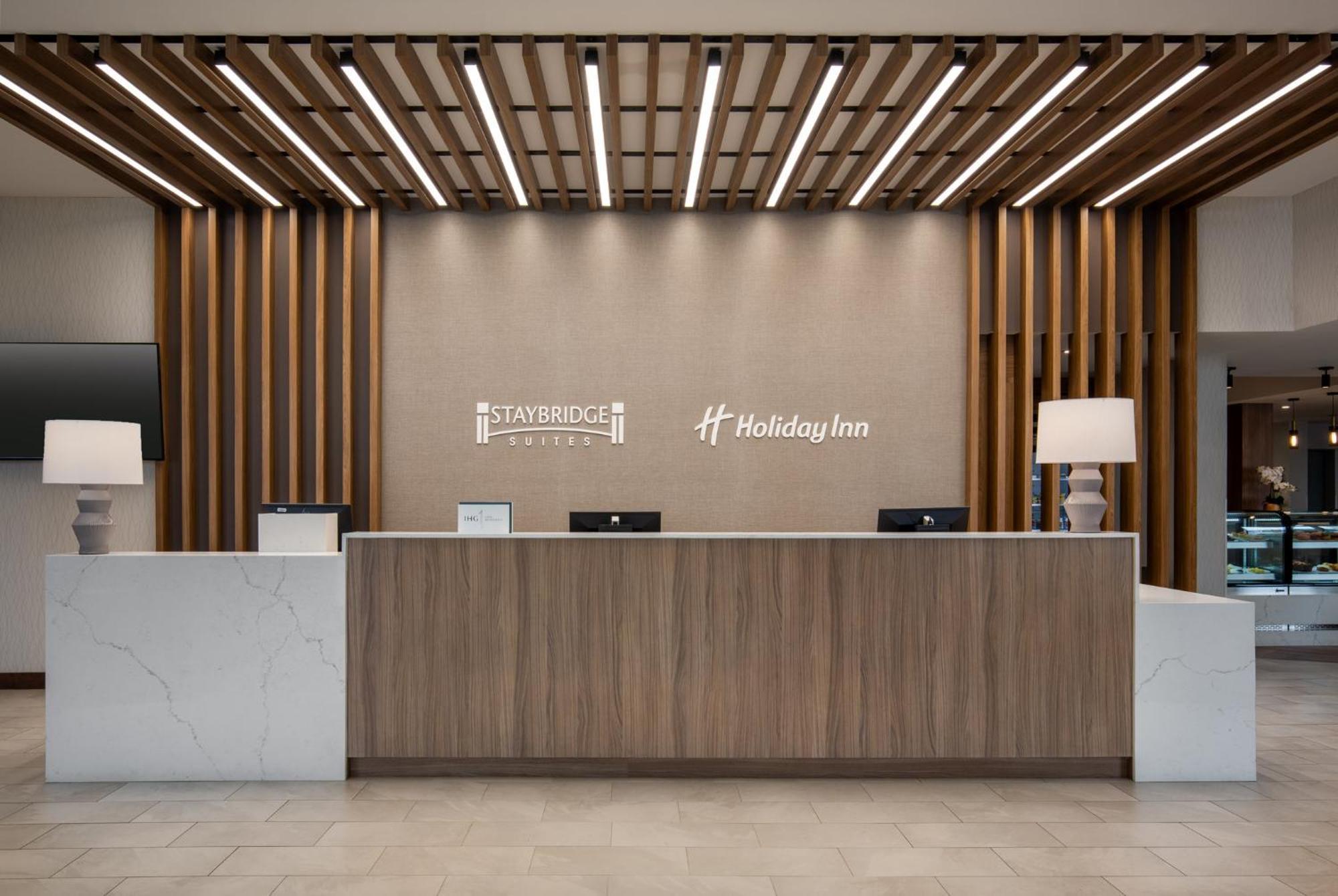 Holiday Inn Hotel & Suites St.Catharines-Niagara By Ihg Saint Catharines Exterior photo